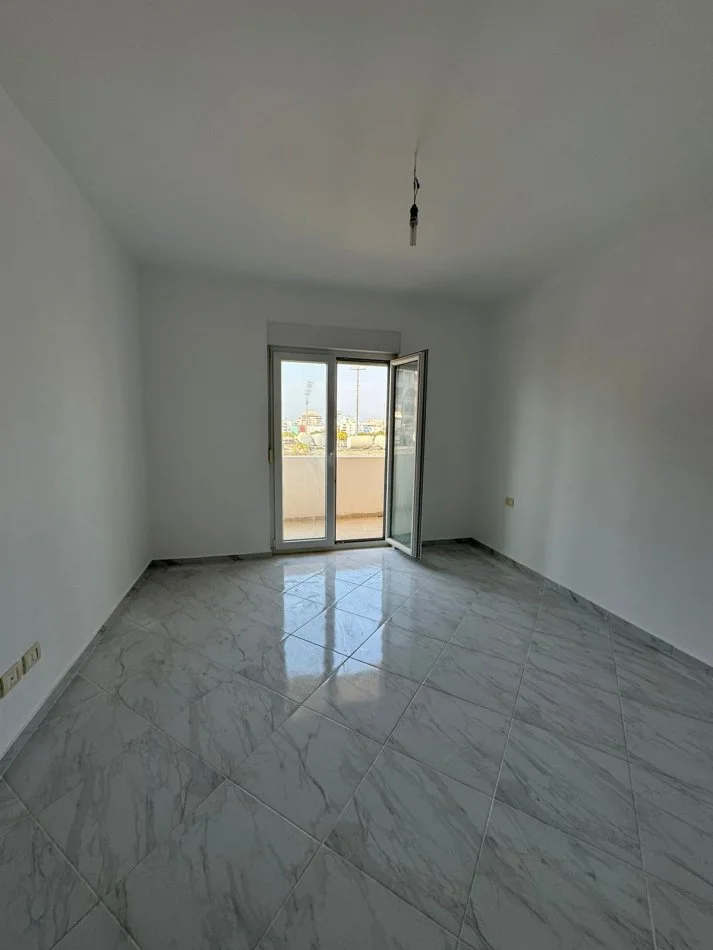 Durres, shitet apartament 2+1+Aneks+Ballkon Kati 5, 132 m² 135.000 € (Ish rajoni)