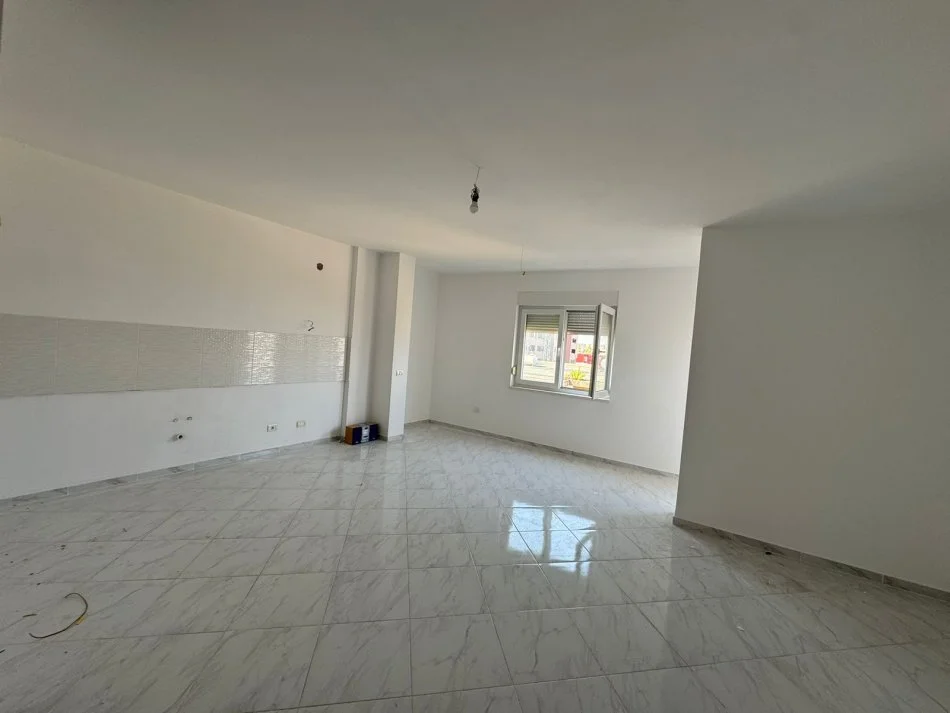 Durres, shitet apartament 2+1+Aneks+Ballkon Kati 5, 132 m² 135.000 € (Ish rajoni)