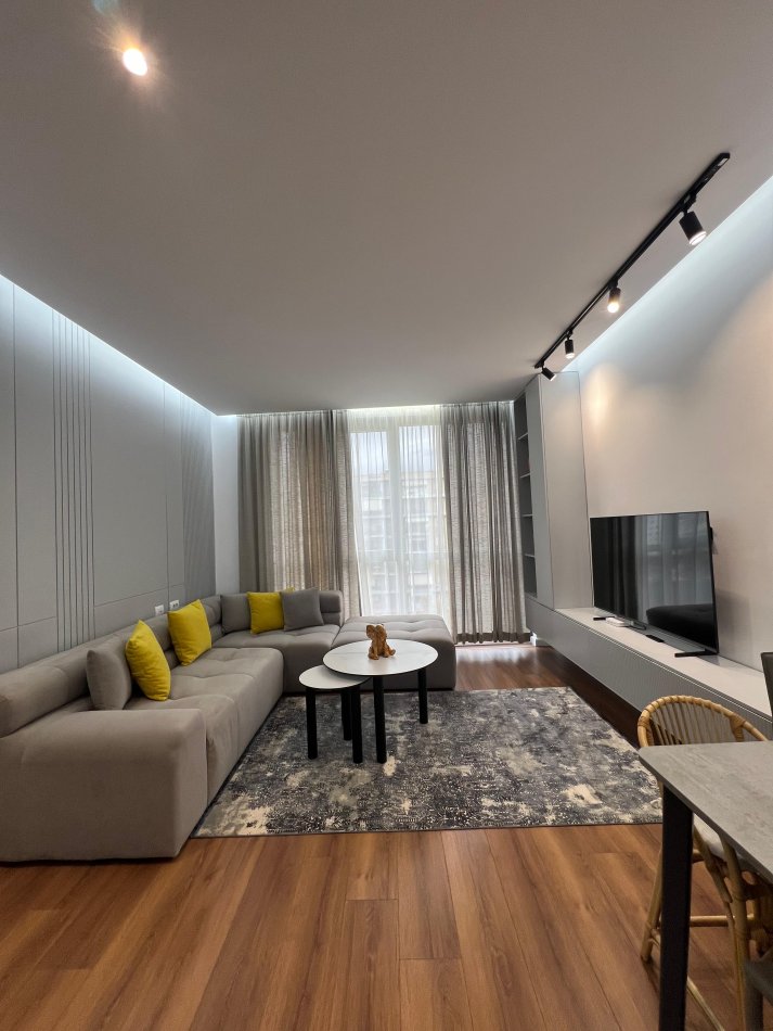 Tirane, jepet me qera apartament 1+1 Kati 6, 73 m² 750 € (fusha e aviacionit)