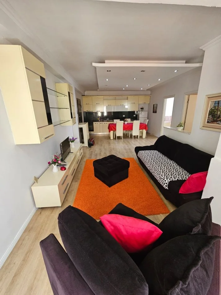 Tirane, shitet 2+1+Ballkon Kati 3, 91 m² 120.000 € (restorant fresku)