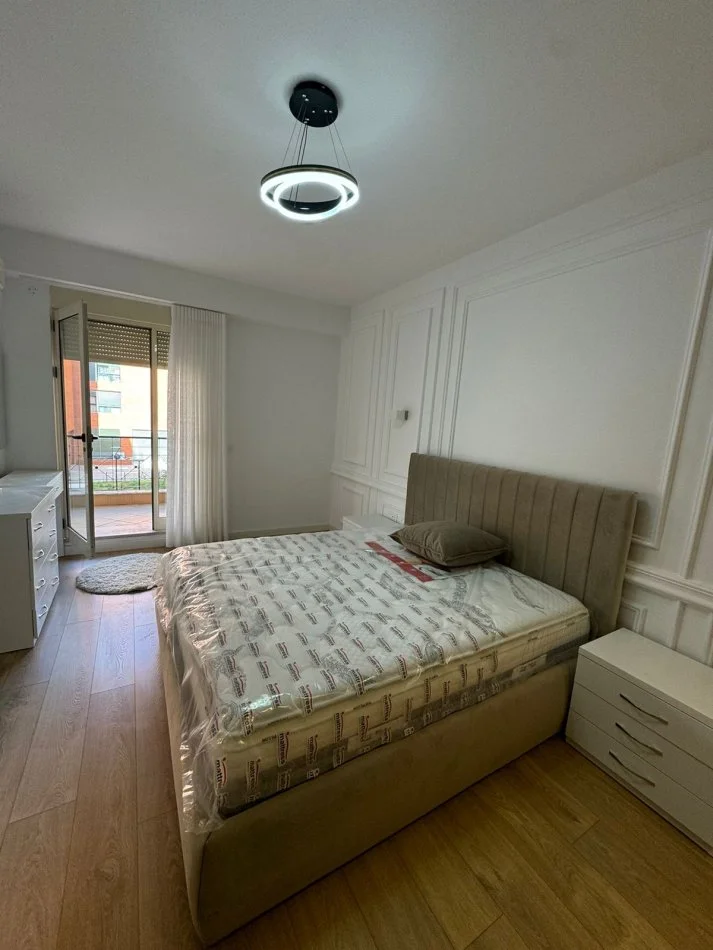 Tirane, jepet me qera apartament 1+1+Ballkon Kati 3, 70 m² 900 € (Delijorgji)