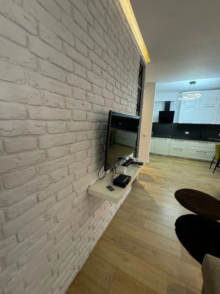 Tirane, jepet me qera apartament 1+1+Ballkon Kati 3, 70 m² 900 € (Delijorgji)