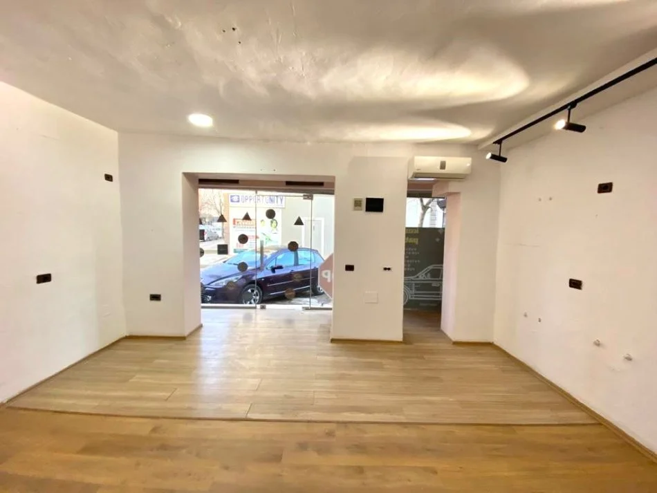 Ambient me Qera 📍Farmacia 10 (45m²) || 370€/muaj