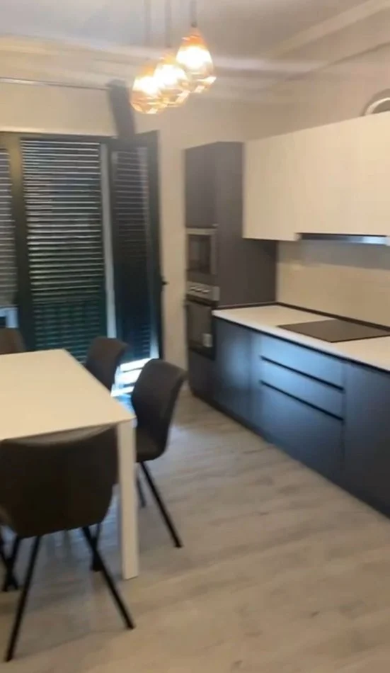 Tirane, jepet me qera apartament 2+1 Kati 1, 110 m² 500 € (Astir, Kompleksi "Green City")