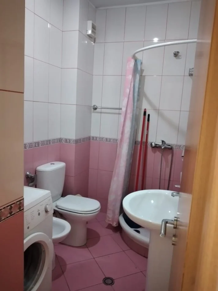 Tirane, jepet me qera garsonier 1+1+Aneks+Ballkon Kati 3, 40 m² 350 € (Don Bosko (perball kishes Katolike))
