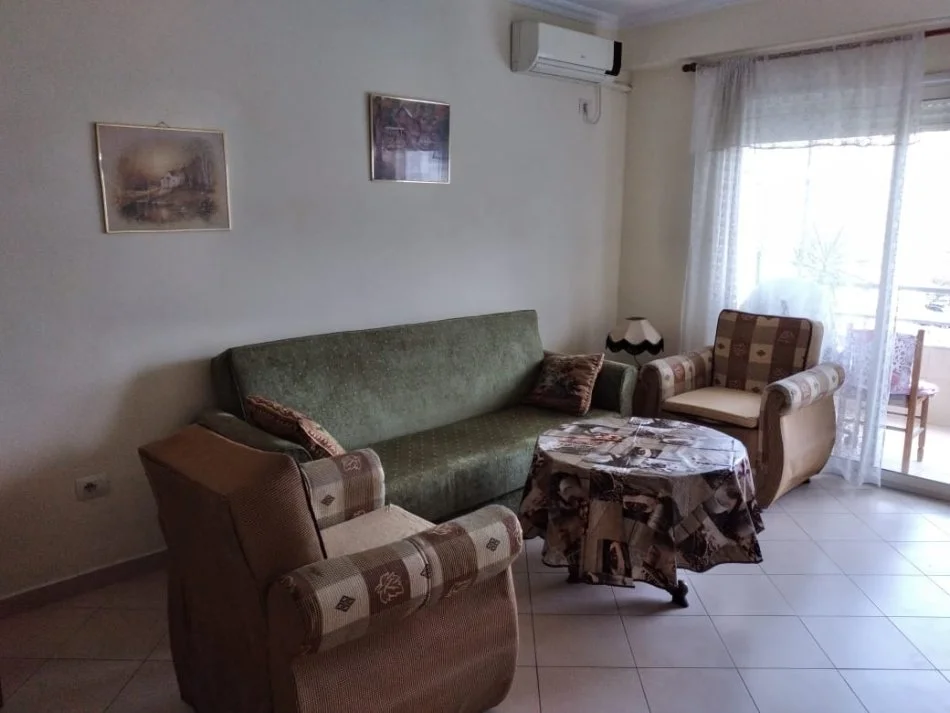 Tirane, jepet me qera garsonier 1+1+Aneks+Ballkon Kati 3, 40 m² 350 € (Don Bosko (perball kishes Katolike))