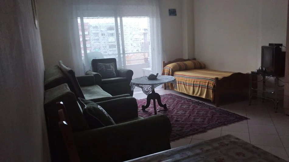 Tirane, jepet me qera garsonier 1+1+Aneks+Ballkon Kati 3, 40 m² 350 € (Don Bosko (perball kishes Katolike))