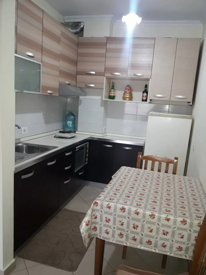 Tirane, jepet me qera garsonier 1+1+Aneks+Ballkon Kati 3, 40 m² 350 € (Don Bosko (perball kishes Katolike))