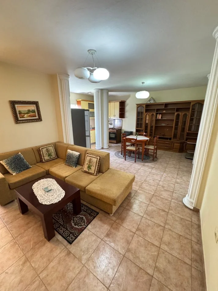 Tirane, jap me qera apartament 1+1+Ballkon Kati 5, 65 m² 550 € (sheshi willson)