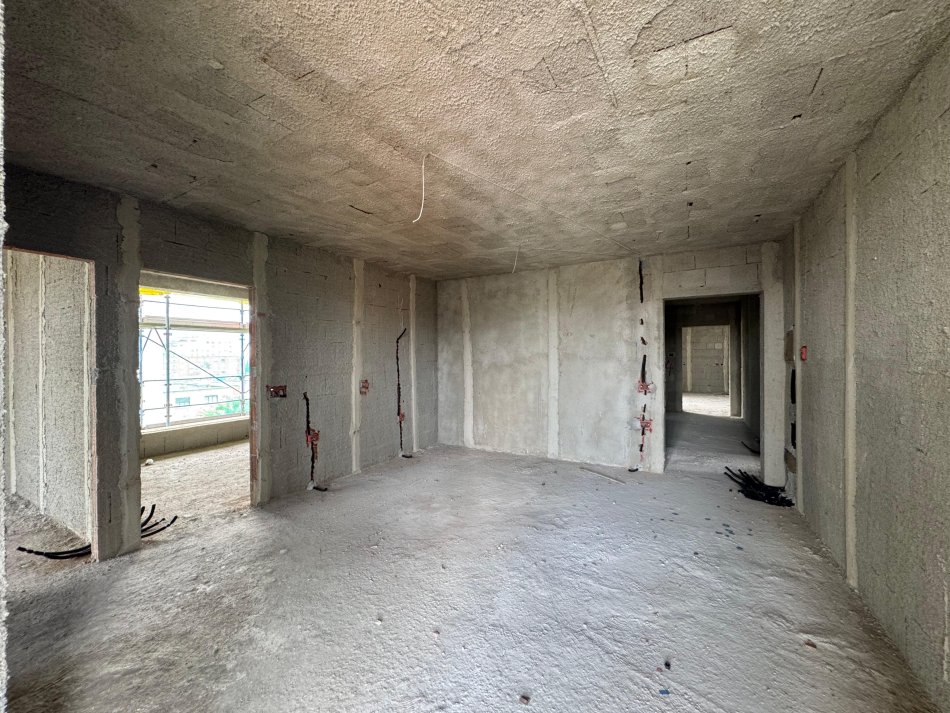 Tirane, shes apartament 2+1+Ballkon Kati 4, 96 m² 216.000 € (Mustafa Mara)