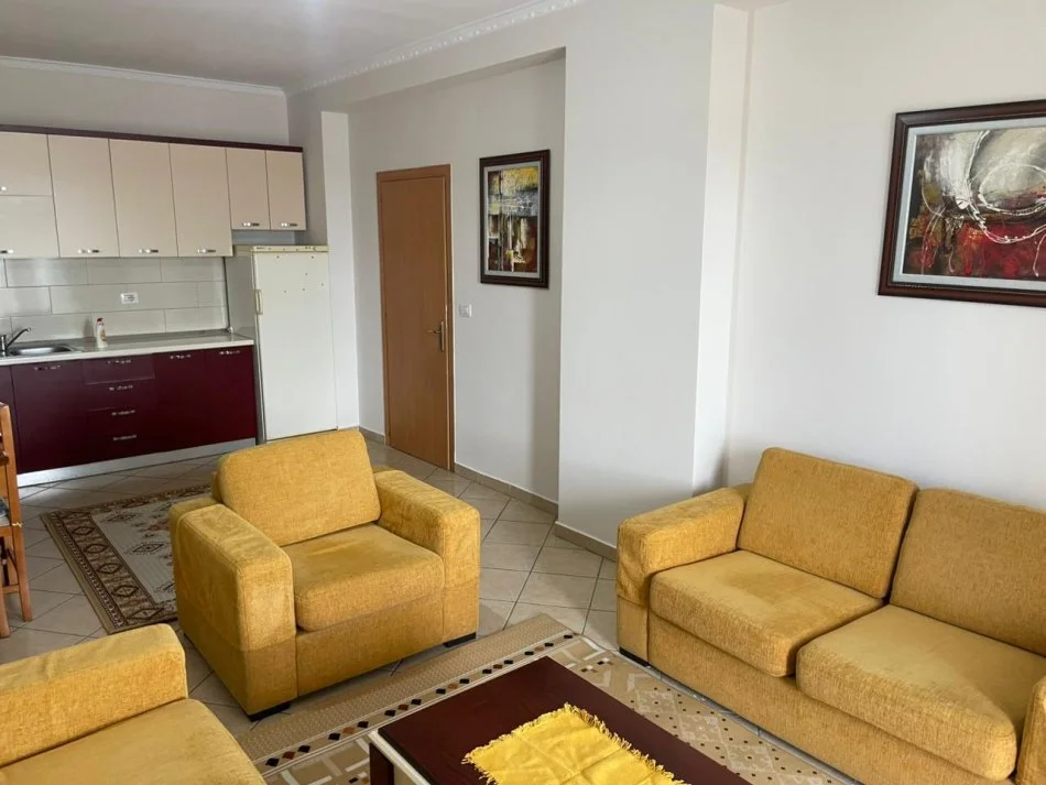 Tirane, jepet me qera apartament 1+1 Kati 9, 70 m² 350 € (astir)