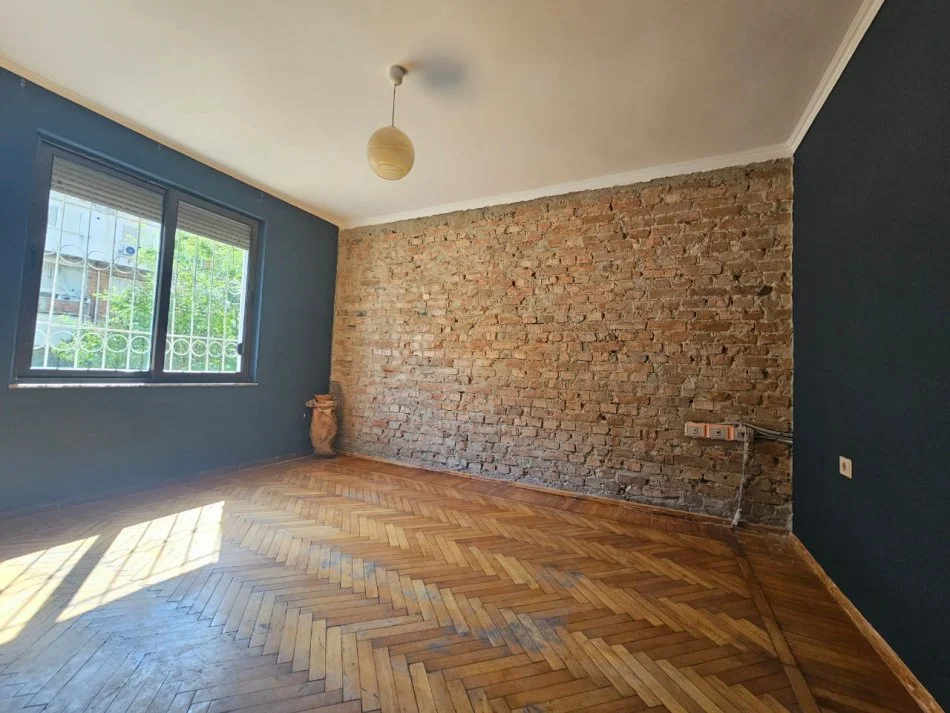Tirane, jepet me qera zyre Kati 2, 75 m² 700 € (Myslym Shyri)