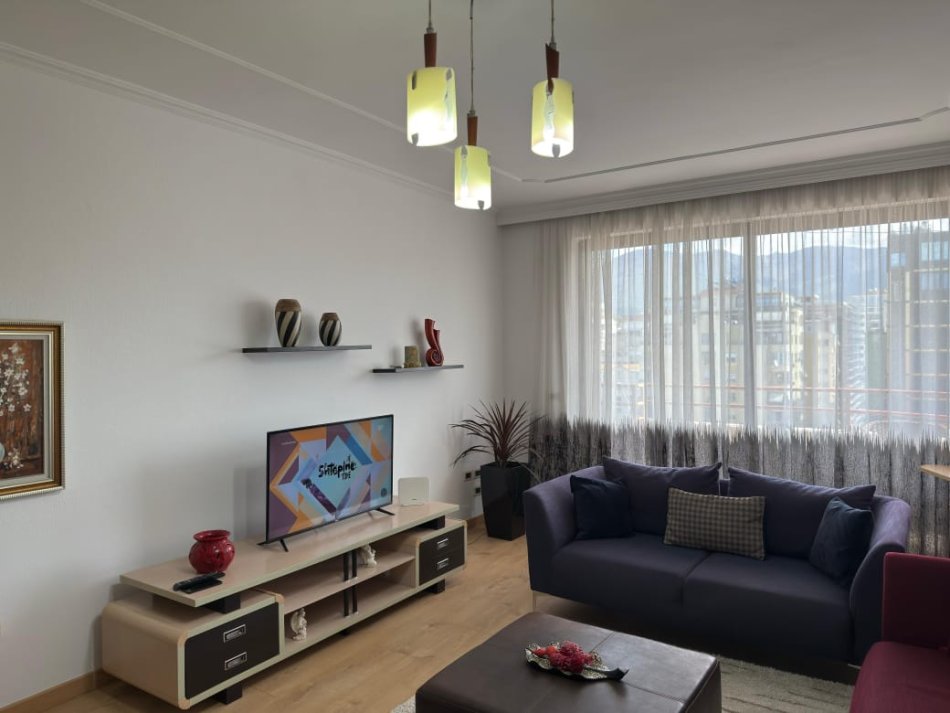 Tirane, jepet me qera apartament 2+1 Kati 8, 80 m² 800 € (JEPET ME QERA SUPER APARTAMENTI 2+1 I MOBILUAR NE BLLOK)