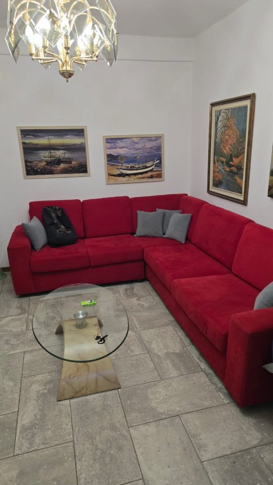 Tirane, jepet me qera apartament 2+1 Kati 3, 76 m² 550 € ( Jepet me Qera Apartament 2+1 Pranë Medresesë!)