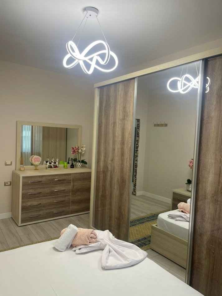 Tirane, jepet me qera apartament 1+1 Kati 7, 70 m² ( Jepet me Qera Super Apartament 1+1 – Rruga e Kosovareve)