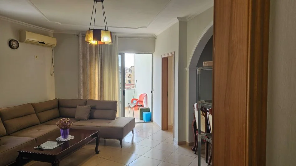 Tirane, jepet me qera apartament 2+1+Ballkon Kati 2, 106 m² 450 € (spar2)