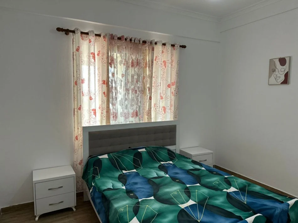 Tirane, jepet me qera apartament 1+1 Kati 9, 152 m² 500 € (Astir, Prane Bar Oslo)