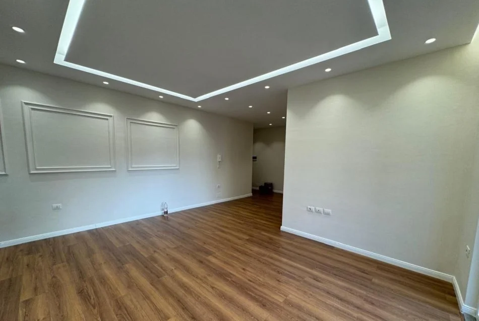 Tirane, jepet me qera apartament 1+1 Kati 2, 69 m² 500 € (yzberisht)