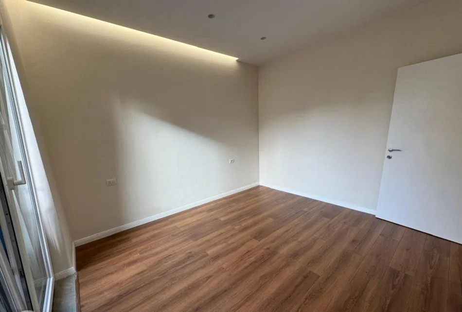 Tirane, jepet me qera apartament 1+1 Kati 2, 69 m² 500 € (yzberisht)