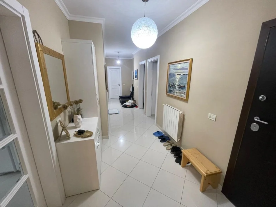 Durres, shitet apartament 2+1+Aneks+Ballkon Kati 6, 118 m² 230.000 € (Vollga)