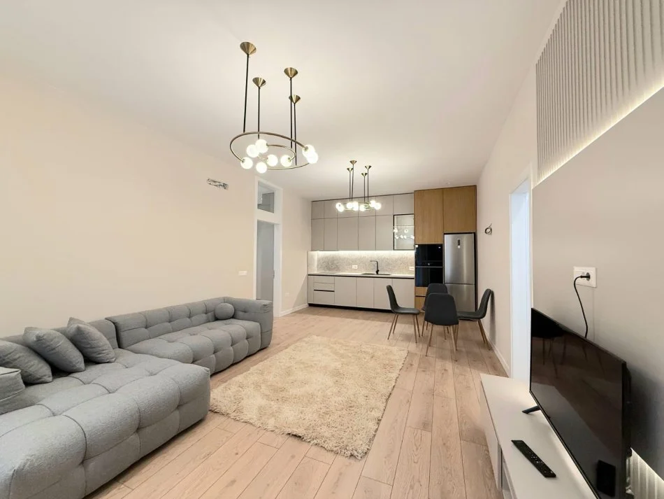 Tirane, jepet me qera apartament 2+1+Ballkon Kati 1, 90 m² 799 € (Liqeni i Thate)