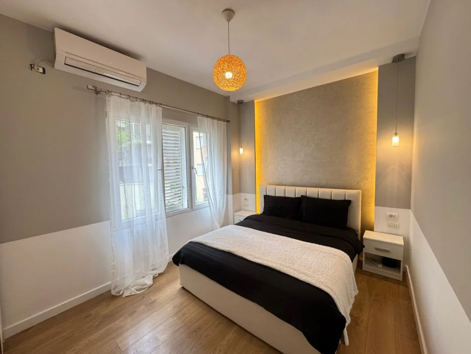 Tirane, jepet me qera apartament 2+1+Ballkon Kati 1, 80 m² 750 € (Kodra e Diellit)