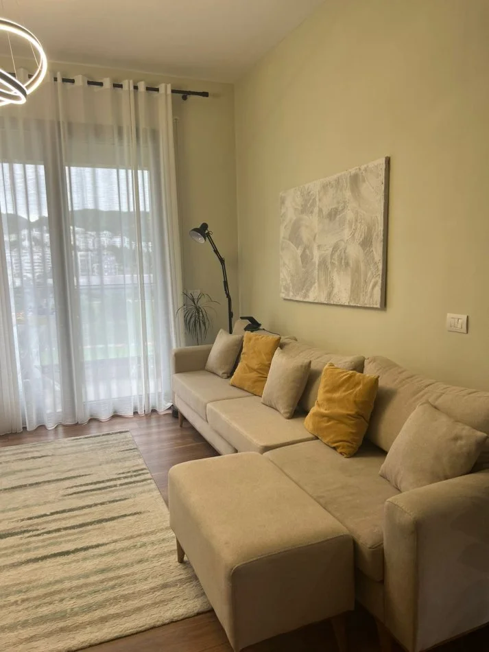 Tirane, jepet me qera apartament 2+1 Kati 9, (Rruga e Kosovareve)