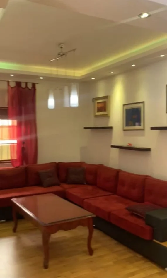 Tirane, jepet me qera apartament 2+1+Ballkon Kati 1, 90 m² 500 € (Don Bosko)