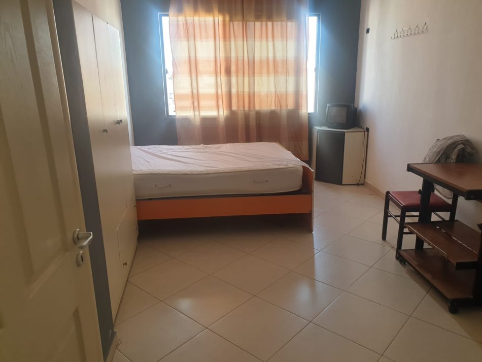 Tirane, jepet me qera 2+1 Kati 8, 90 m² 400 € (OKAZION. JEPET ME QERA SUPER APARTAMENT 2+1+2 NE ASTIR PRANE VILA L.)