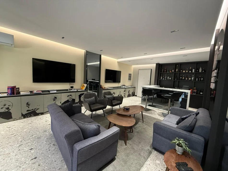 Tirane, shes apartament 3+1+Ballkon Kati 3, 125 m² 470.000 € (BLLOK)