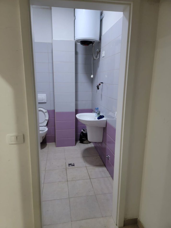 Tirane, jepet me qera dyqan Kati 0, 50 m² 400 € ( JEPET ME QERA DYQAN NË RRUGËN SIRI KODRA!)