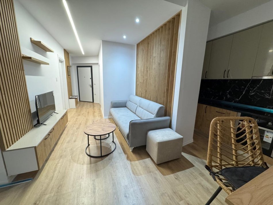 Tirane, Ne Kodren e Diellit Jepet me Qera 2+1 Kati 2, 70 m² 650 € (Kodra e Diellit)