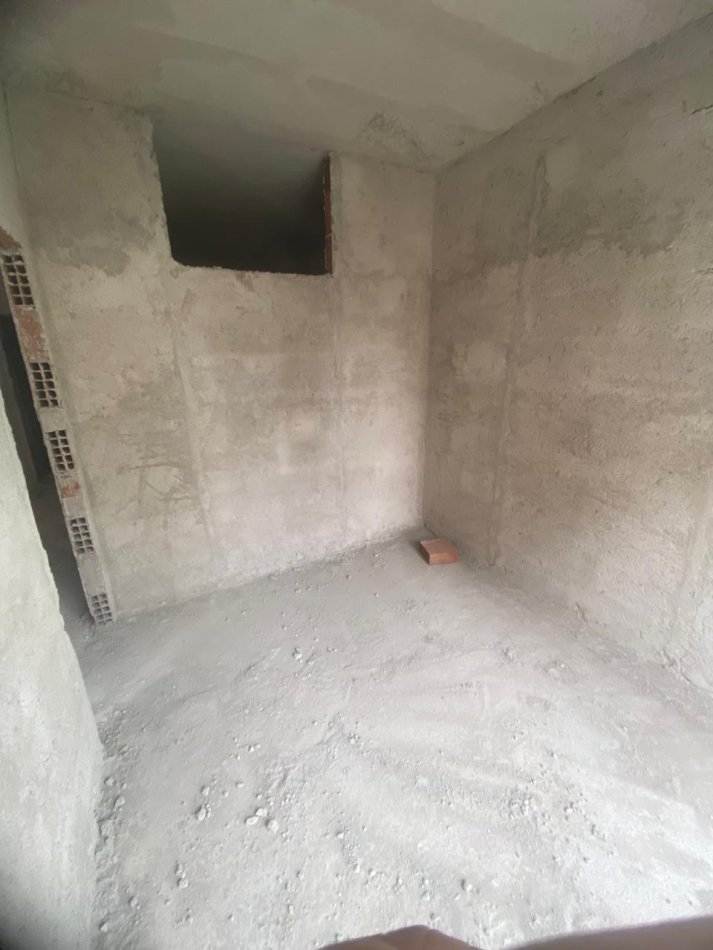 Tirane, shitet apartament 2+1 Kati 3, 75 m² 113.000 € ( Shitet Apartament 2+1 në Rrugën e Dibrës! Super Cmim 113.000 Euro)