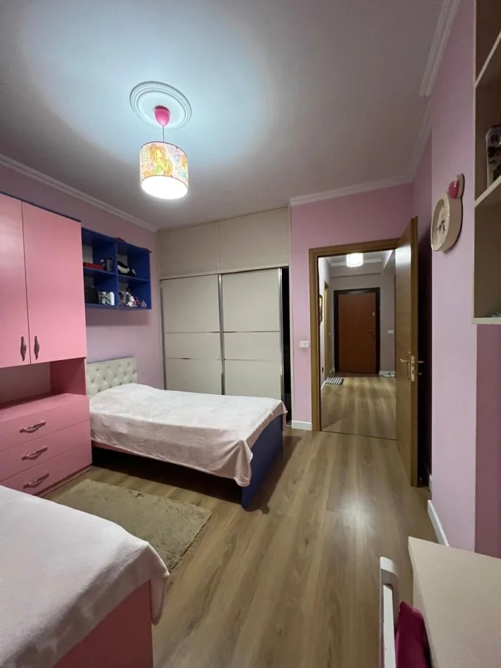 Tirane, jepet me qera 2+1+Ballkon Kati 6, 98 m² 500 € (Kompleksi Fratari Astir)