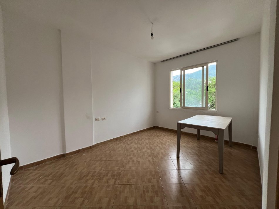 Tirane, shitet apartament 2+1+Ballkon Kati 3, 87 m² 116.000 € (Prane Bunk&#039;Art 1, Rruga Muhamet Deliu)