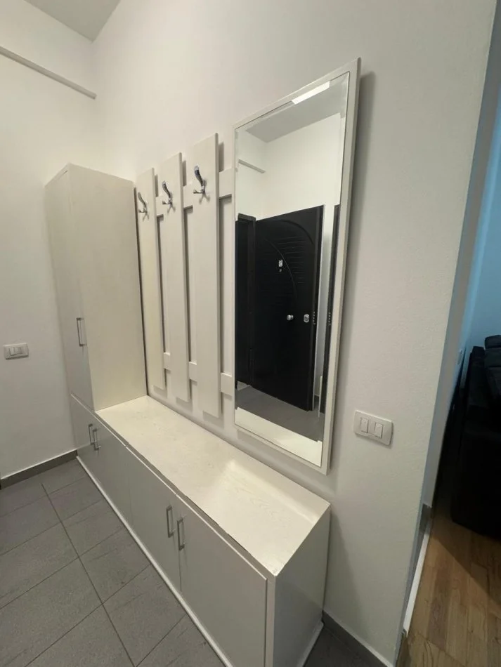 Tirane, jepet me qera apartament 1+1+Ballkon Kati 3, 68 m² 550 € (mjull bathore)