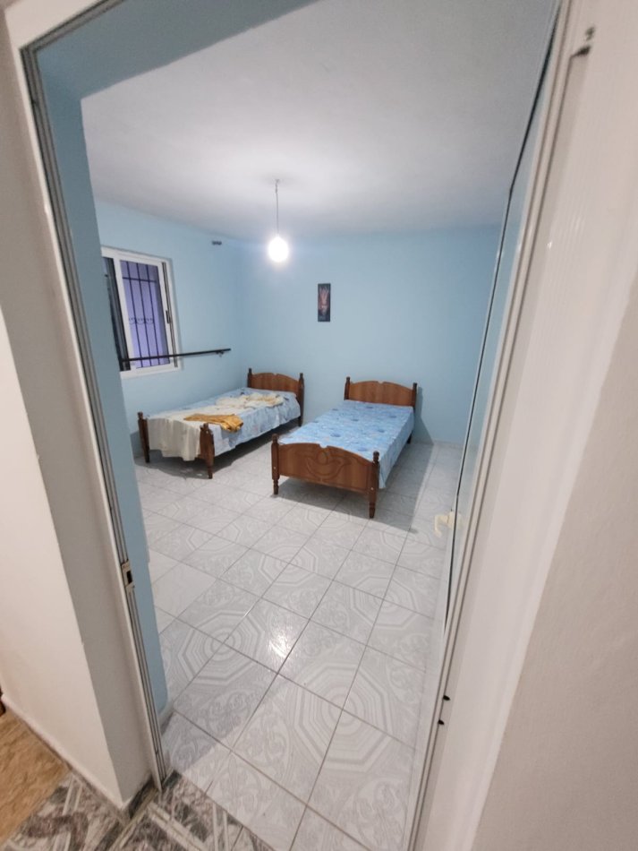 Tirane, jepet me qera Vile 2+1 Kati 1, 80 m² 400 € (Jepet me Qera Super Hyrje 2+1 afer Ekonomikut tek Shkolla Elite)