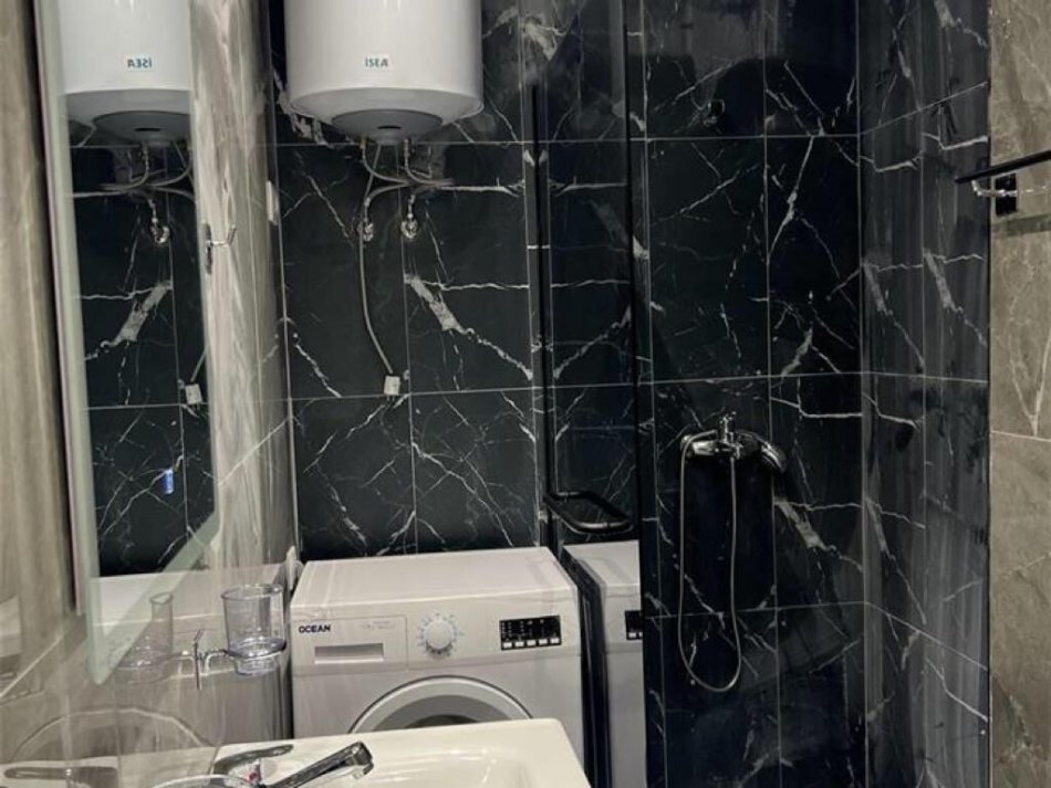 Tirane, jepet me qera apartament 1+1 Kati 6, 70 m² 570 € (Trio Tower Residence, prane Fiori Di Bosco)