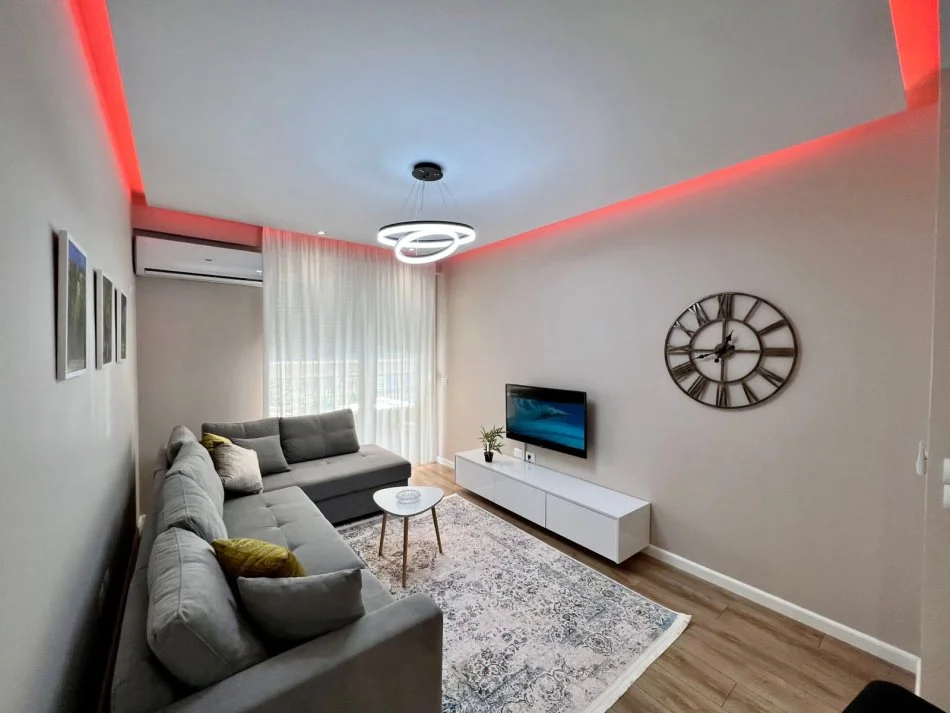 Tirane, jap me qera apartament 1+1+Ballkon Kati 2, 70 m² 800 € (rruga Anton Lufi)