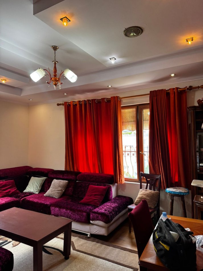 Tirane, jepet me qera apartament 2+1 Kati 6, 85 m² 600 € (JEPET ME QERA SUPER APARTAMENT 2+1 SUPER I MOBILUAR NE VASIL SHANTO .)