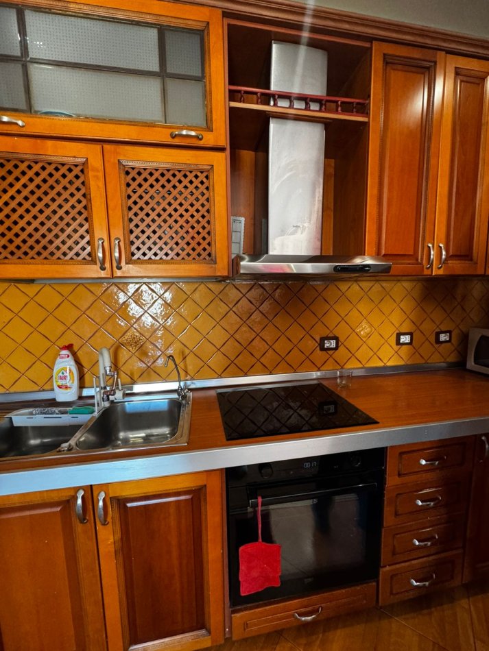 Tirane, jepet me qera apartament 2+1 Kati 6, 85 m² 600 € (JEPET ME QERA SUPER APARTAMENT 2+1 SUPER I MOBILUAR NE VASIL SHANTO .)