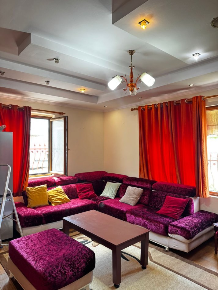 Tirane, jepet me qera apartament 2+1 Kati 6, 85 m² 600 € (JEPET ME QERA SUPER APARTAMENT 2+1 SUPER I MOBILUAR NE VASIL SHANTO .)