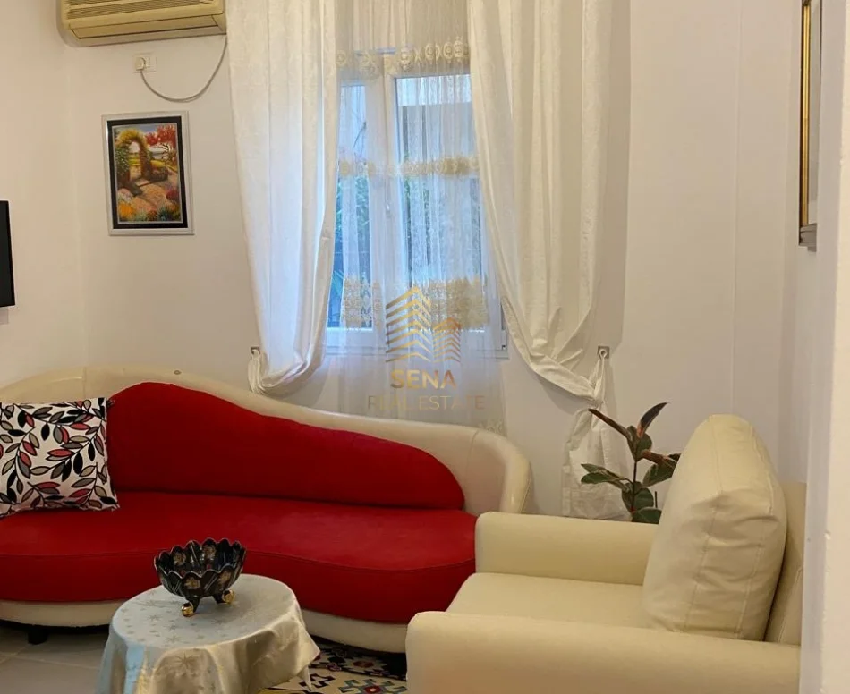 Tirane, jepet me qera apartament 1+1 Kati 1, 55 m² 400 € (5 Maji)