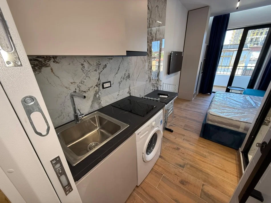 Tirane, shes garsonier 3+1 Kati 5, 74 m² 269.000 € (rruga Ibrahim Rrugova)