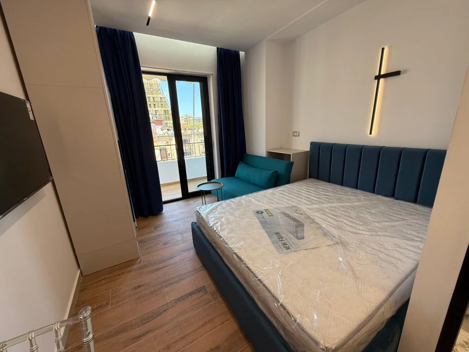 Tirane, shes garsonier 3+1 Kati 5, 74 m² 269.000 € (rruga Ibrahim Rrugova)