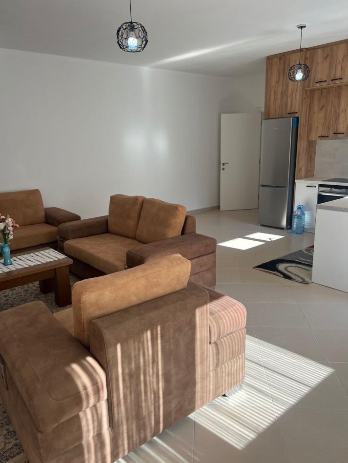 Tirane, jepet me qera apartament 2+1 Kati 3, 106 m² 350 € (JEPET ME QERA SUPER APARTAMENT 2+1+2 NE ZONEN E FRESKUT)