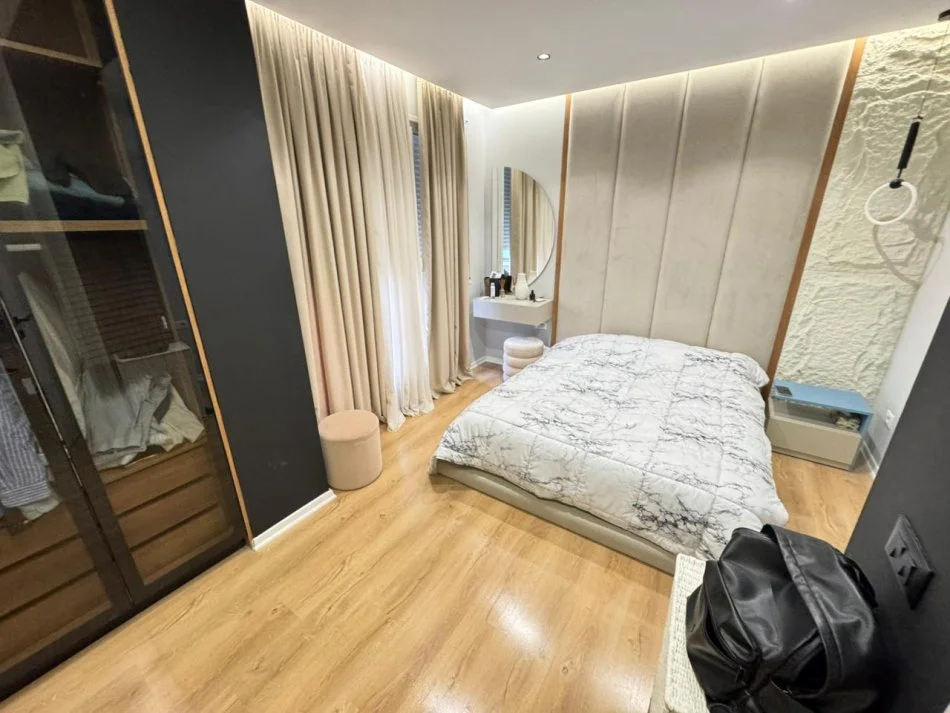 Tirane, shes apartament 1+1+Ballkon Kati 3, 64 m² 160.000 € (rruga e Dibres)