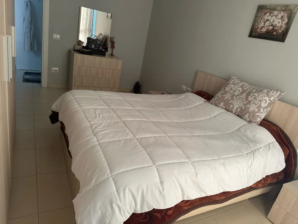 Tirane, jap me qera 1+1+Ballkon Kati 4, 70 m² 500 € (rruga e kavajes)