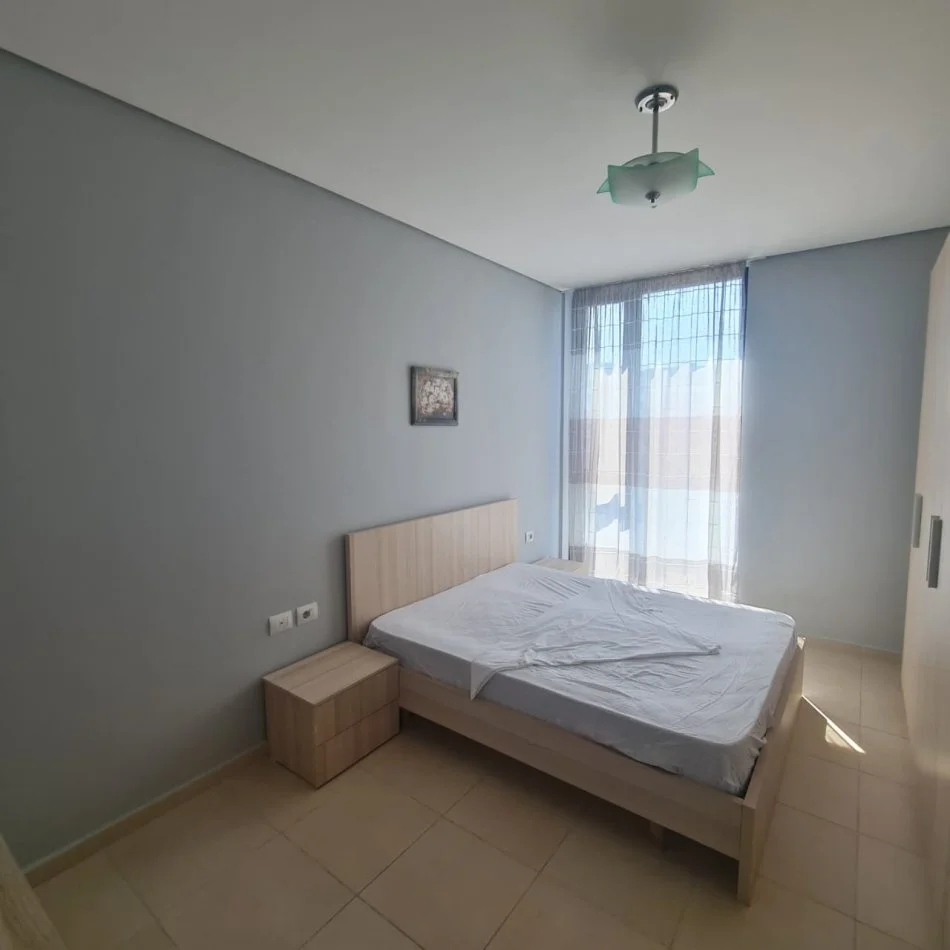 Tirane, jap me qera 1+1+Ballkon Kati 4, 70 m² 500 € (rruga e kavajes)