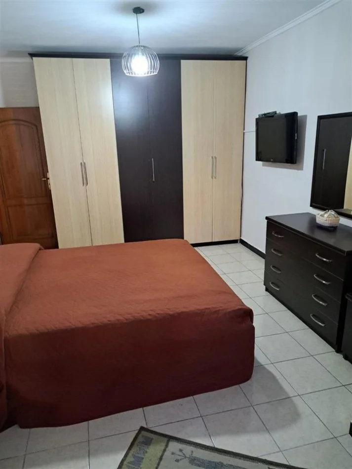 Tirane, jepet me qera apartament 2+1 Kati 2, 80 m² 500 € (Ish Tregu Elekrik)